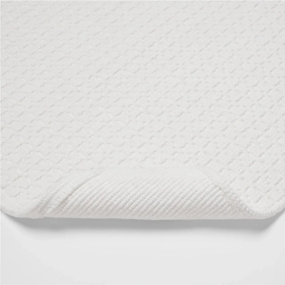 NWT 20’’ x 34’’ anti microbial bath mat - white
